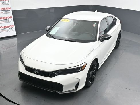 Used 2025 Honda Civic Sport image 26