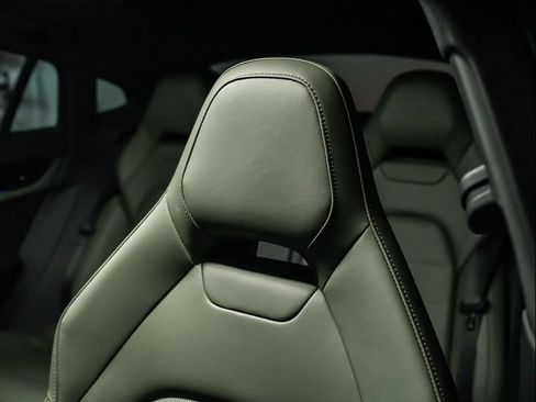Used 2024 Porsche Panamera RWD image 23