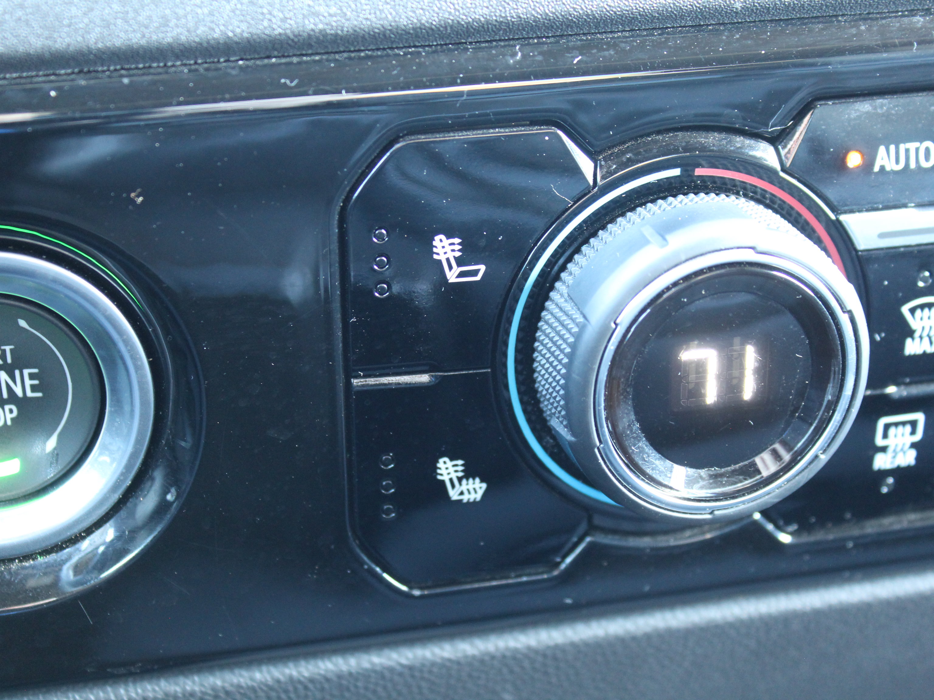 Used 2023 Chevrolet Silverado 1500 LT AWD/4WD image 19