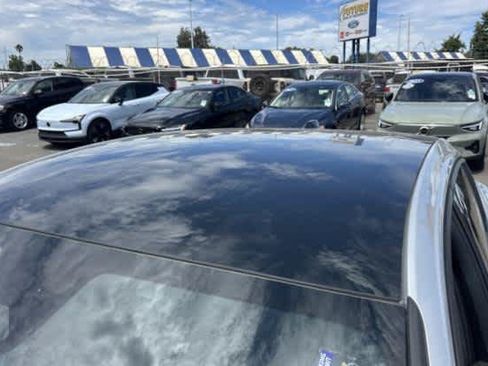 Used 2023 Volvo C40 P8 Recharge Plus w/ Climate Package AWD/4WD image 3