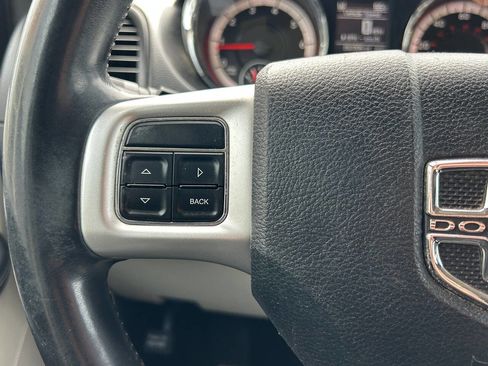 Used 2016 Dodge Grand Caravan SXT w/ Rear Park Assist Package FWD image 22