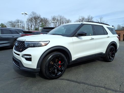 Used 2021 Ford Explorer ST w/ Equipment Group 401A image 3