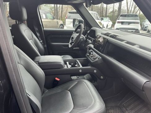 Used 2024 Land Rover Defender 110 V8 image 11