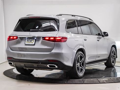 Used 2025 Mercedes-Benz GLS 450 4MATIC image 4