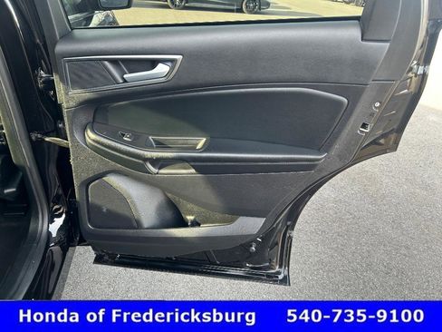 Used 2022 Ford Edge SE w/ Black Appearance Package image 13