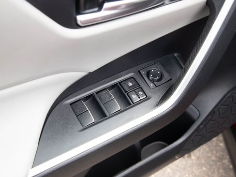 Used 2020 Toyota RAV4 XLE Premium AWD/4WD image 20