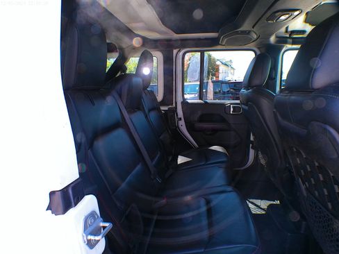 Used 2018 Jeep Wrangler Unlimited Rubicon image 11