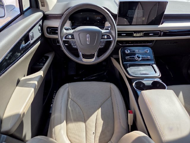 Used 2023 Lincoln Nautilus Reserve w/ Equipment Group 201A AWD/4WD image 4