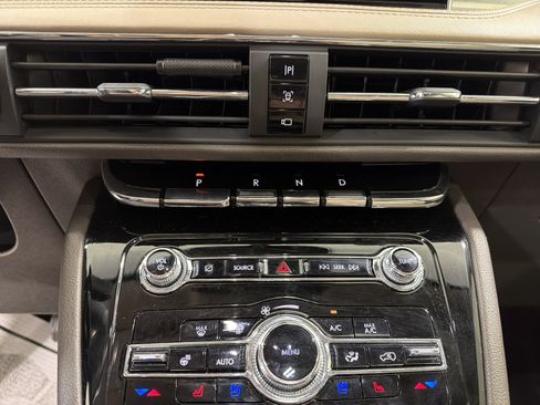Used 2022 Lincoln Corsair FWD w/ Premium Package image 19