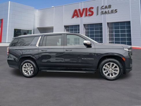 Used 2023 Chevrolet Suburban Premier image 5