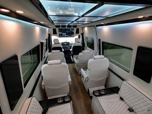 Used 2023 Mercedes-Benz Sprinter 3500 image 77