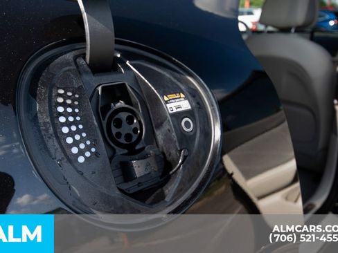 Used 2024 Genesis GV60 RWD image 10