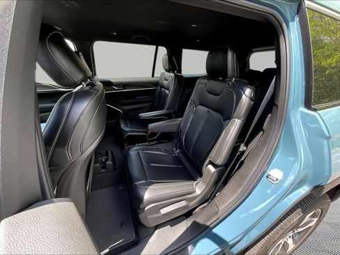 New 2026 Jeep Grand Cherokee L Limited AWD/4WD image 17