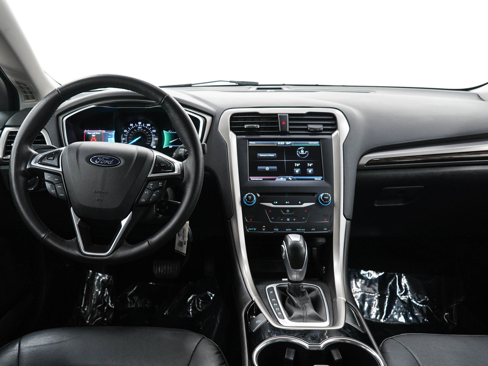 Used 2015 Ford Fusion SE w/ Equipment Group 202A FWD image 14