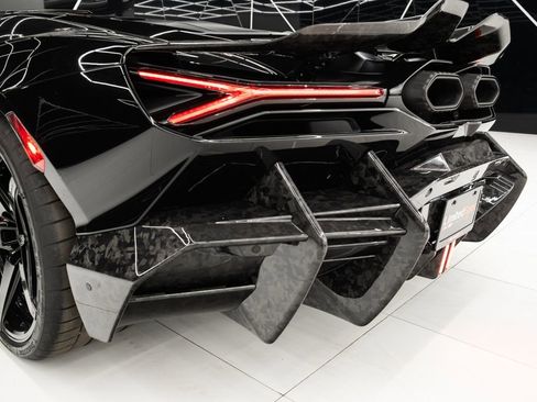 Used 2024 Lamborghini Revuelto image 26