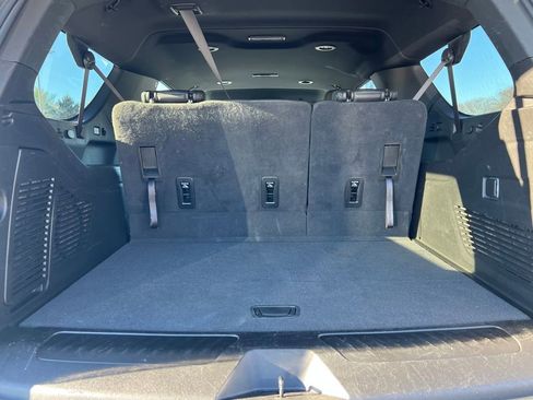 Used 2024 Chevrolet Suburban LT image 20