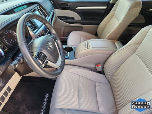 Used 2019 Toyota Highlander LE image 15