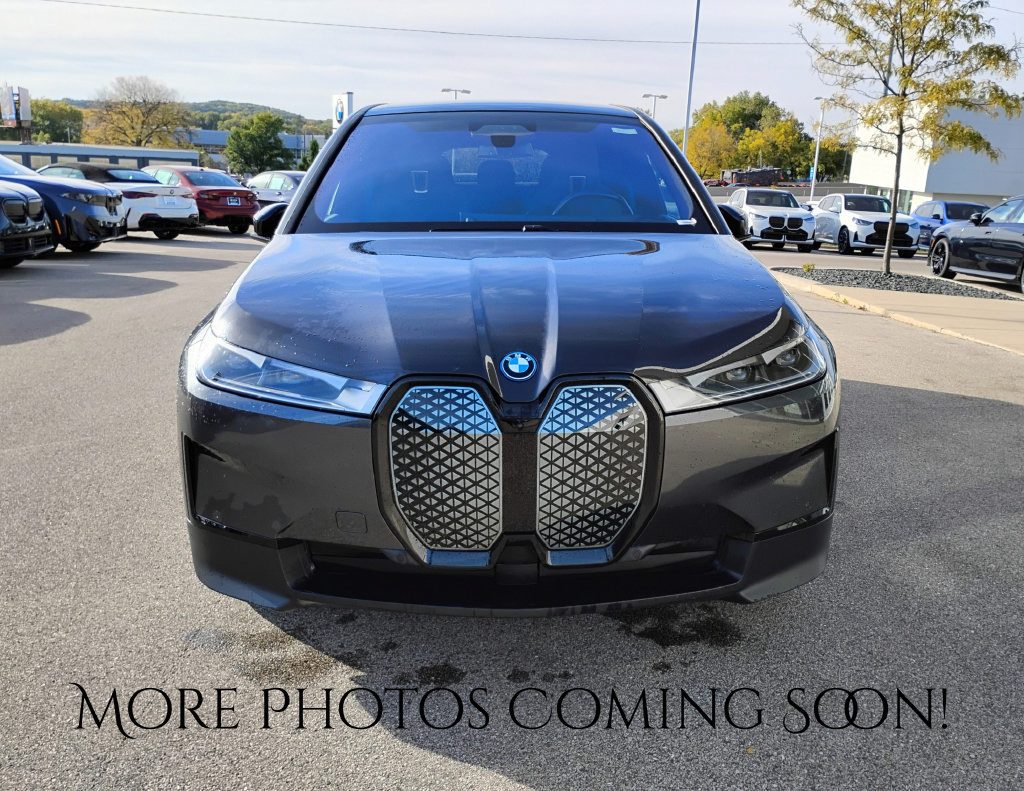 Used 2022 BMW iX xDrive50 w/ Premium Package AWD/4WD image 6