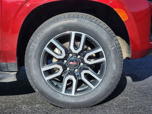 Used 2022 GMC Yukon XL AT4 image 6