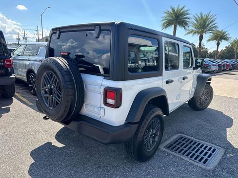 Used 2024 Jeep Wrangler Sport S image 7