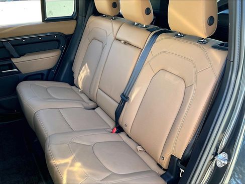 Used 2025 Land Rover Defender 110 S image 20