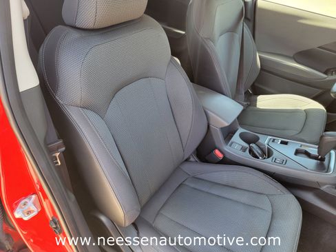 Used 2024 Subaru Crosstrek 2.0i Premium image 10