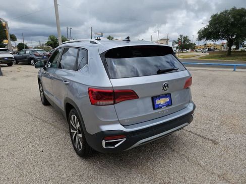 Used 2024 Volkswagen Taos SE FWD image 6