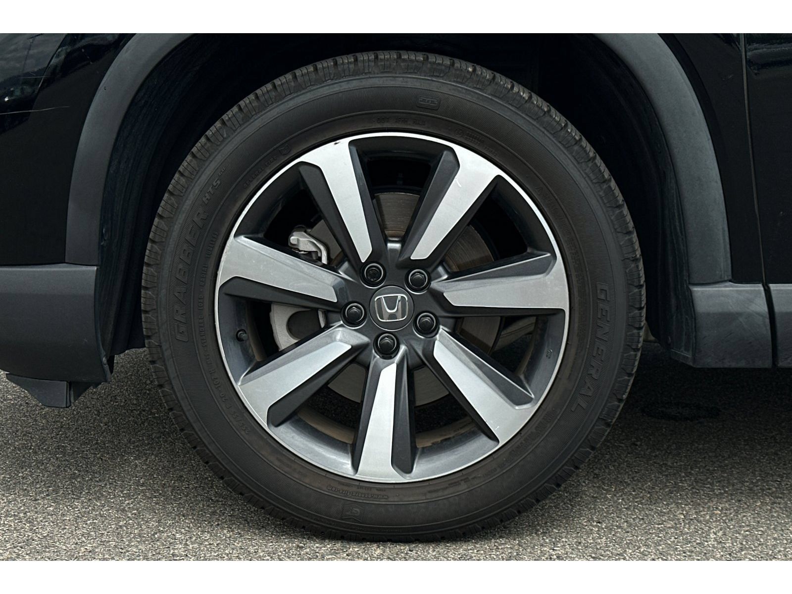 Used 2024 Honda Pilot Touring image 10