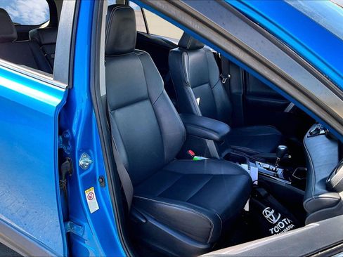 Certified 2018 Toyota RAV4 Limited image 7