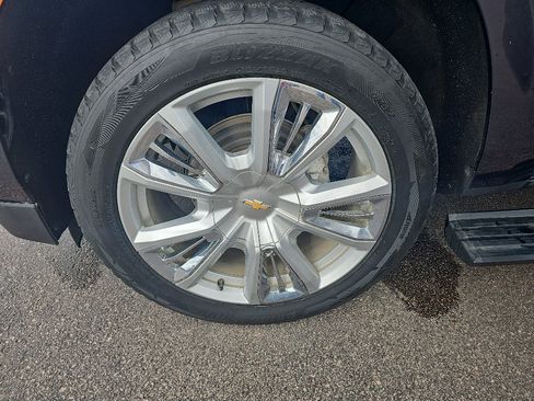 Certified 2023 Chevrolet Suburban High Country AWD/4WD image 34