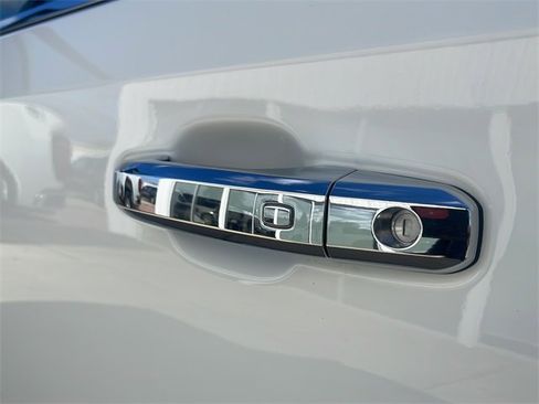 Used 2022 GMC Sierra 1500 SLT w/ SLT Premium Plus Package image 22