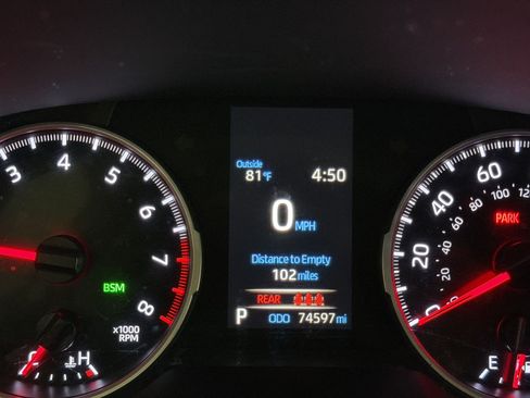 Used 2020 Toyota RAV4 XLE Premium FWD image 20
