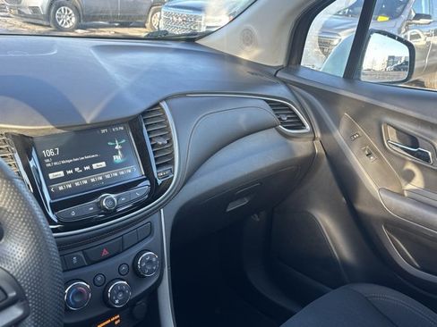 Used 2017 Chevrolet Trax LS image 27