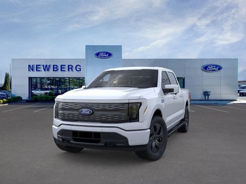 New 2025 Ford F150 Lightning Lariat w/ Max Trailer Tow Package image 4