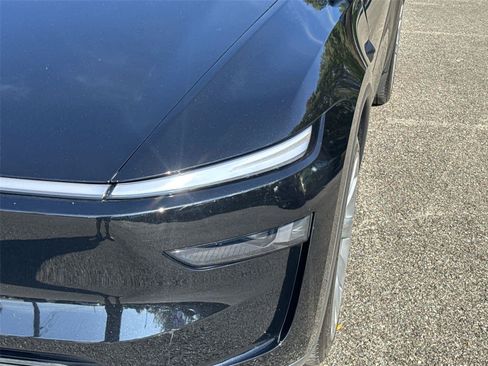 Used 2026 Tesla Model Y AWD image 8