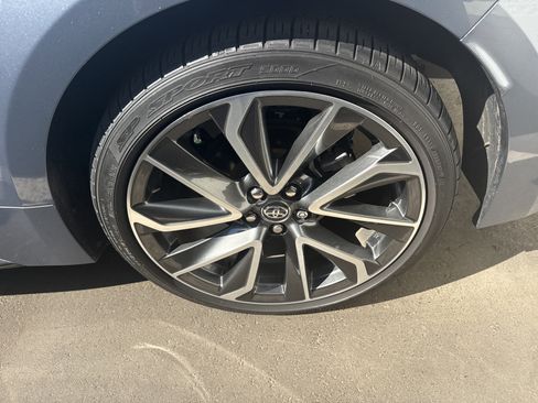 Used 2022 Toyota Corolla SE w/ SE Premium Package FWD image 11