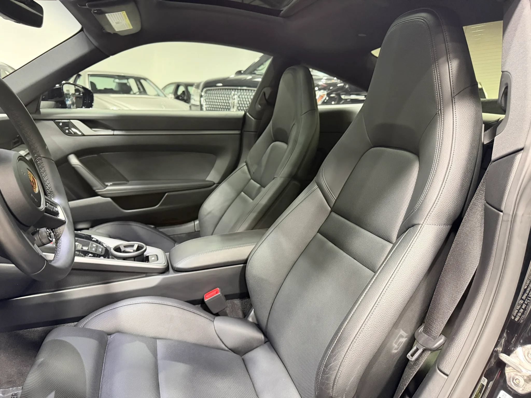 Used 2021 Porsche 911 Carrera image 4