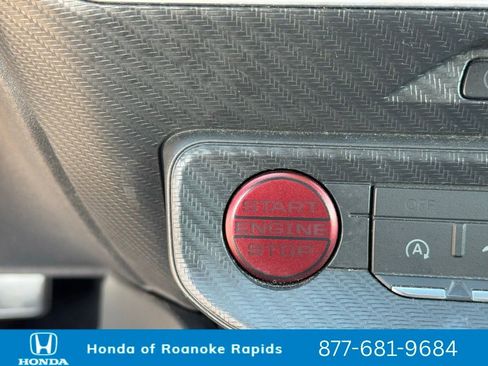 Used 2024 Ford Mustang GT Premium image 18