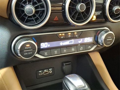 Used 2023 Nissan Sentra SV w/ SV Premium Package image 18