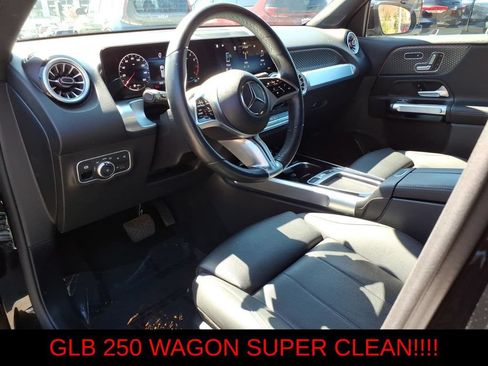 Used 2025 Mercedes-Benz GLB 250 4MATIC image 12