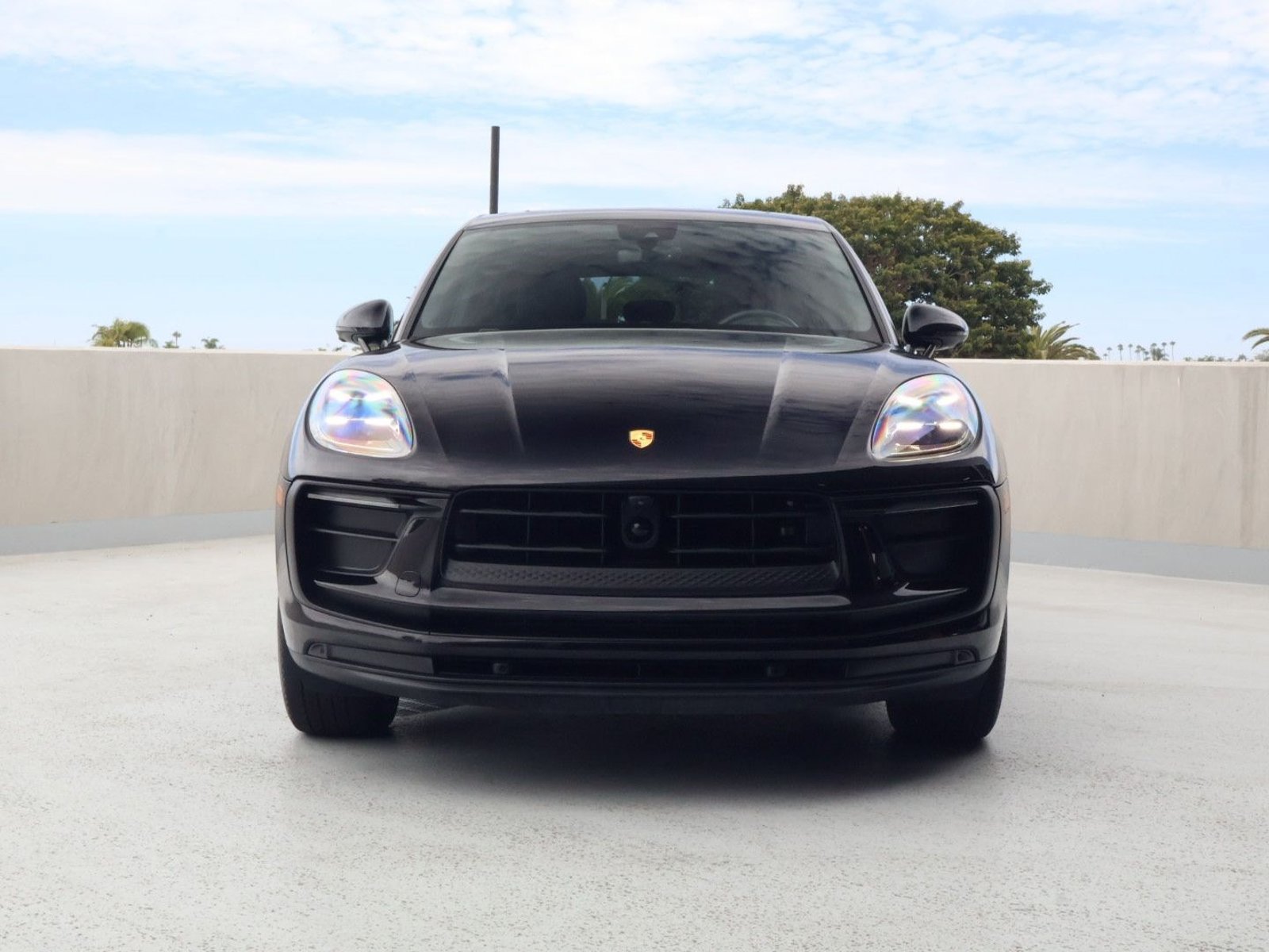 Certified 2025 Porsche Macan w/ Premium Package Plus AWD/4WD image 5