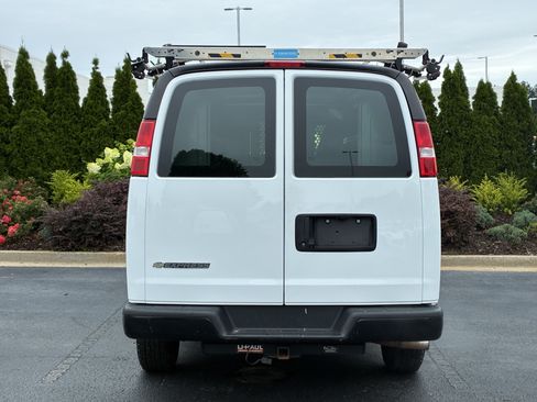 Used 2022 Chevrolet Express 2500 w/ Driver Convenience Package RWD image 8
