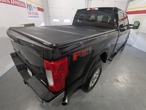 Used 2017 Ford F350 Lariat image 7