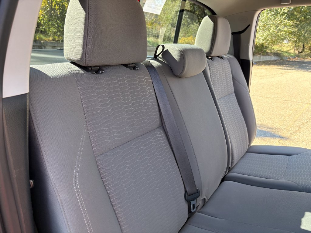 Used 2019 Toyota Tacoma SR5 AWD/4WD image 12