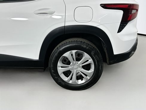 Used 2024 Chevrolet Trax LS FWD image 11
