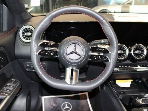 New 2024 Mercedes-Benz GLB 250 4MATIC image 14