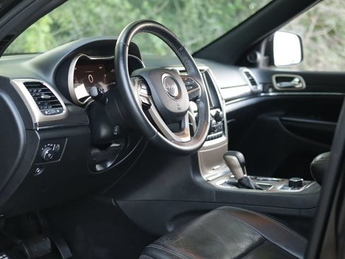 Used 2017 Jeep Grand Cherokee Limited w/ Luxury Group II AWD/4WD image 9