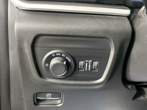 Used 2023 Jeep Grand Cherokee L Laredo AWD/4WD image 16