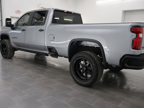 Used 2024 Chevrolet Silverado 2500 Custom w/ Custom Value Package image 6