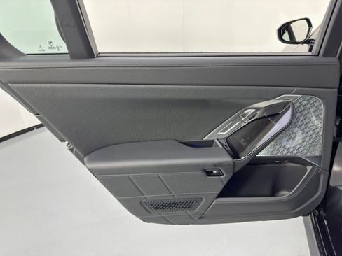 Used 2023 BMW 760i xDrive w/ Executive Package image 55